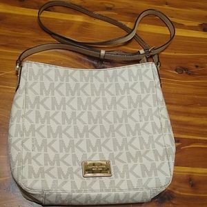 Michael kors crossbody purse